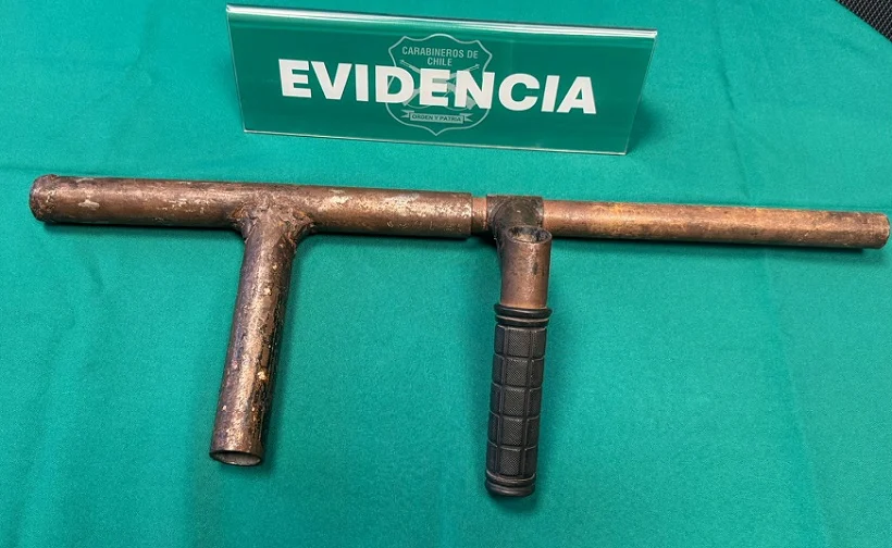 Carabineros recupera furgón robado e incauta escopeta hechiza en operativo en calle El Tofo de Arica